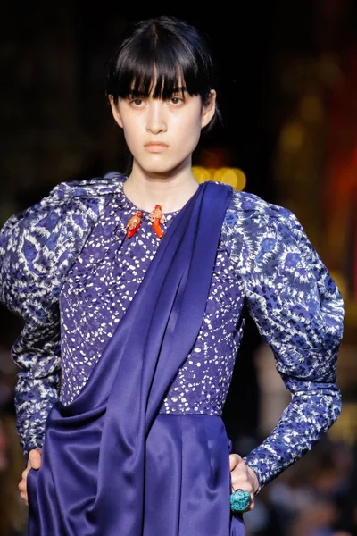 Look 28